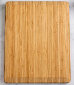 Planche à découper KESPER en bambou certifié FSC®, respectueuse des lames, env. 35 x 25 x 1,5 cm **Produit de second choix – contrôlé** Marron